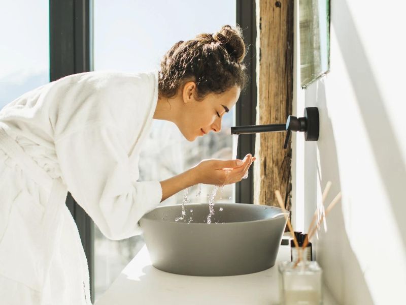 Facial Cleanser & Makeup Remover